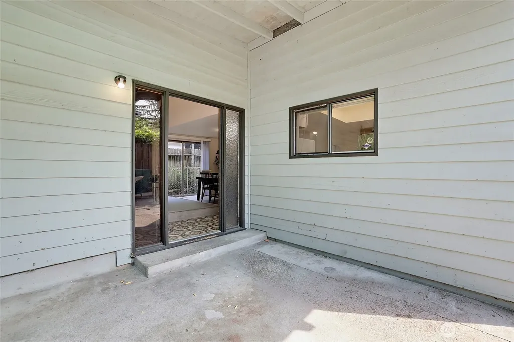 2327 NE 92nd Street Seattle WA 98115