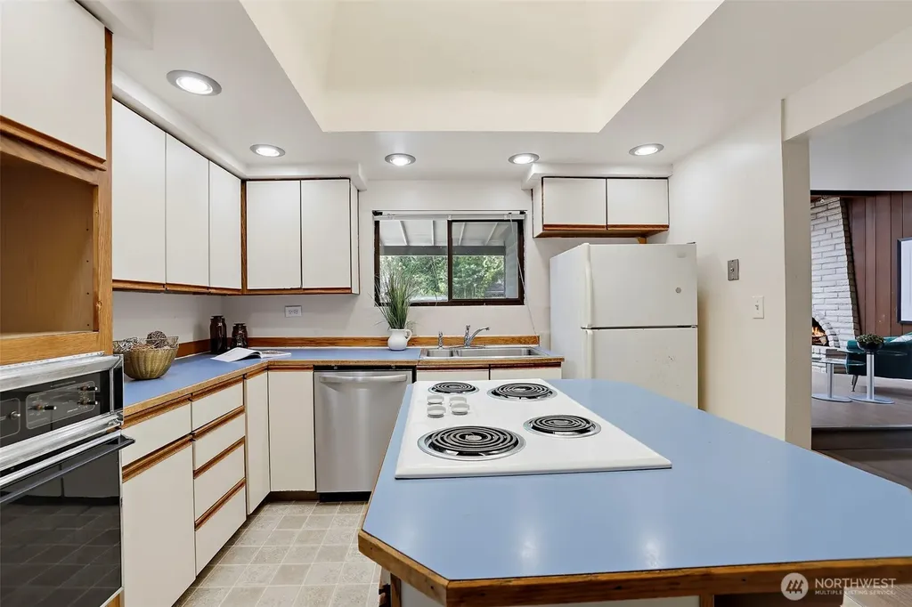 2327 NE 92nd Street Seattle WA 98115