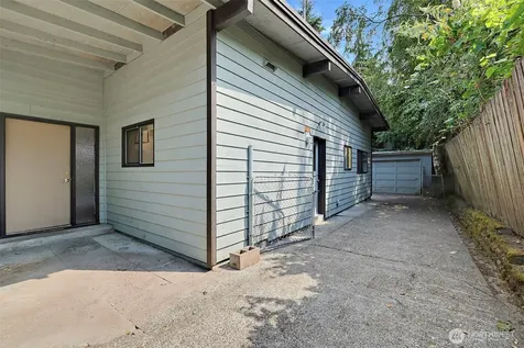 2327 NE 92nd Street Seattle WA 98115