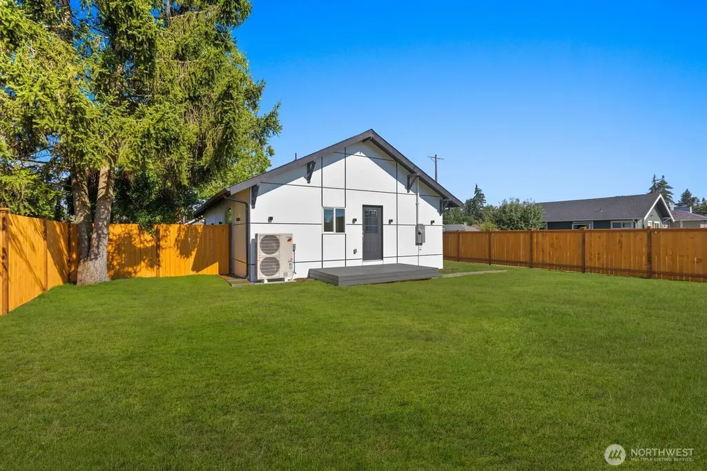 6648 S Lawrence Street Tacoma WA 98409