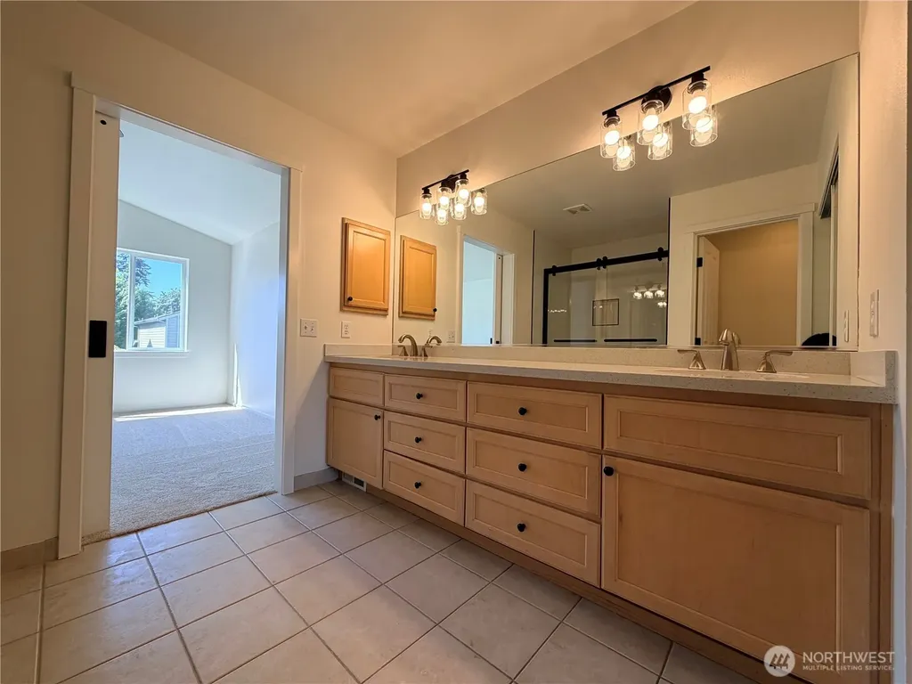 4611 NE 5th Place Renton WA 98059