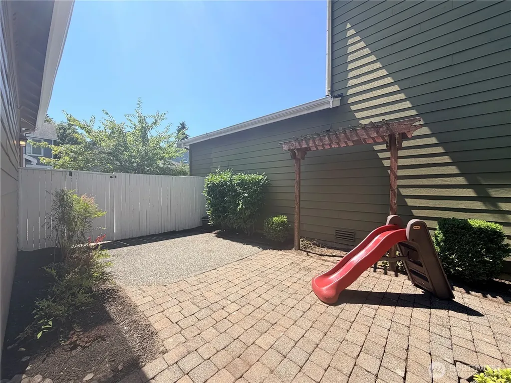 4611 NE 5th Place Renton WA 98059