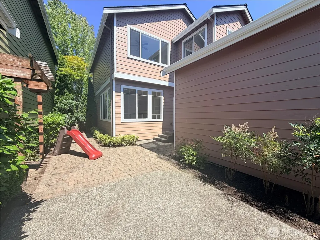 4611 NE 5th Place Renton WA 98059