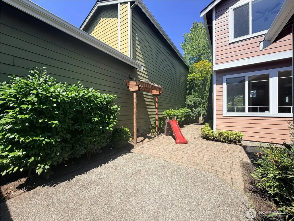 4611 NE 5th Place Renton WA 98059