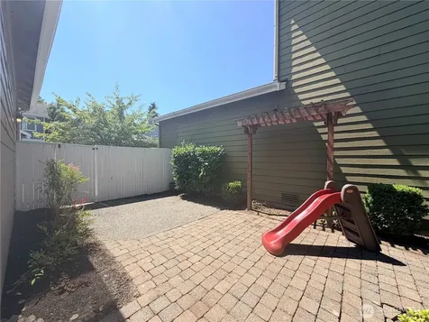 4611 NE 5th Place Renton WA 98059