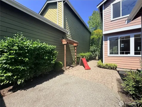 4611 NE 5th Place Renton WA 98059