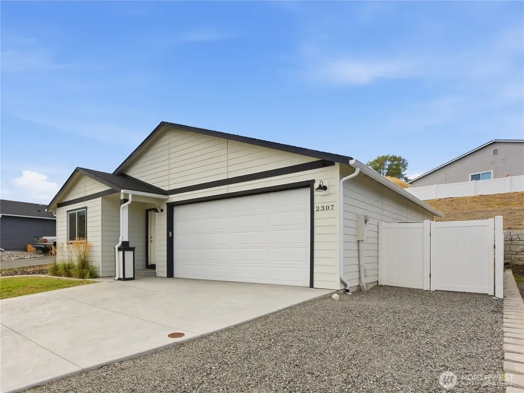 2307 SE Sage Brooke Road East Wenatchee WA 98802