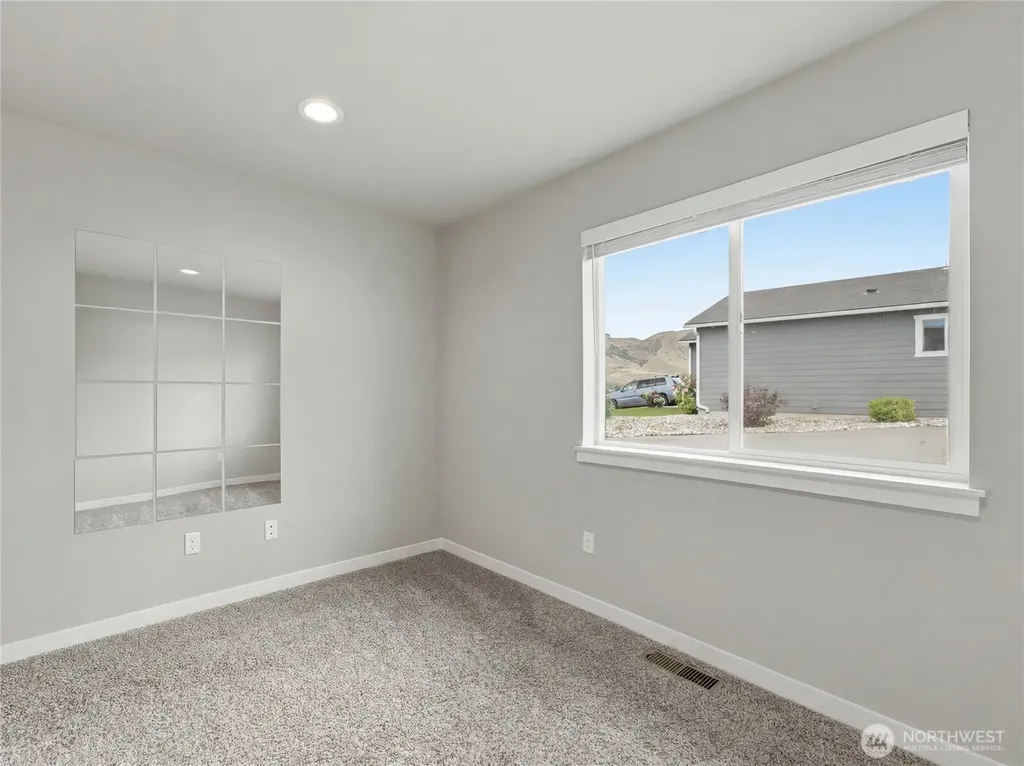 2307 SE Sage Brooke Road East Wenatchee WA 98802