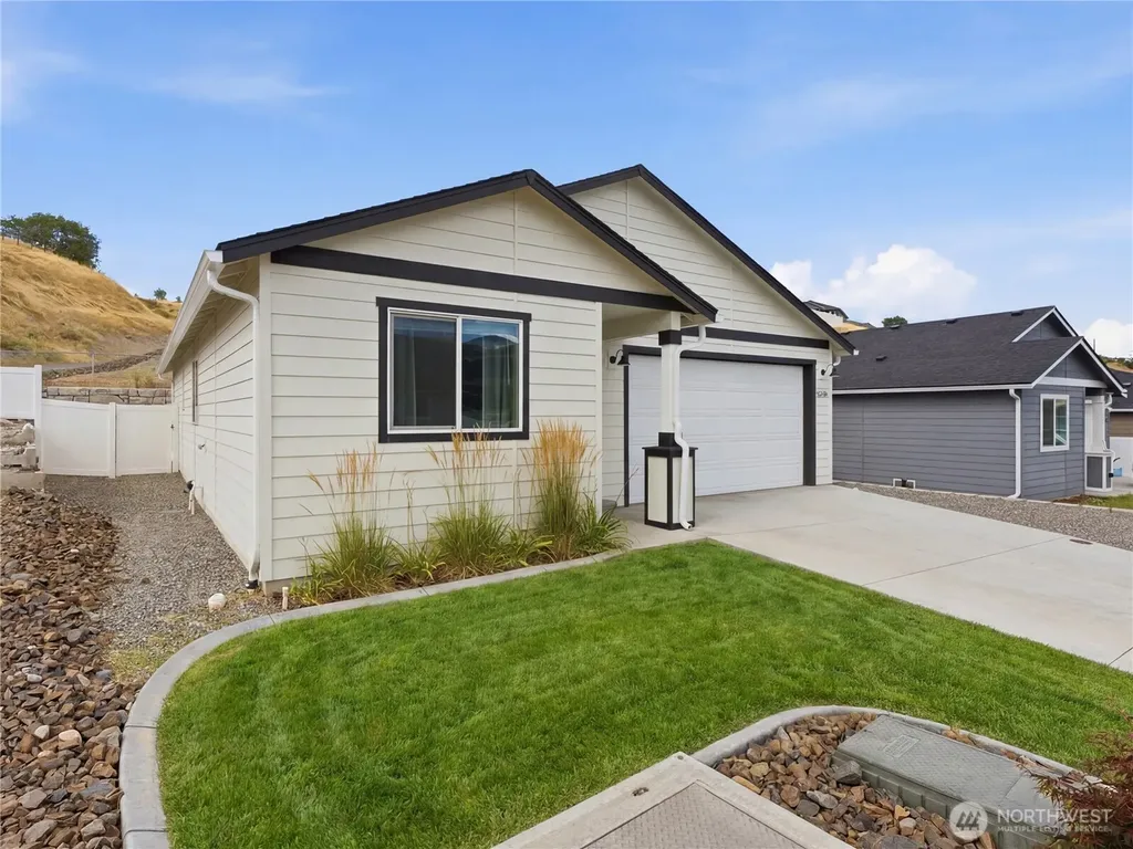 2307 SE Sage Brooke Road East Wenatchee WA 98802