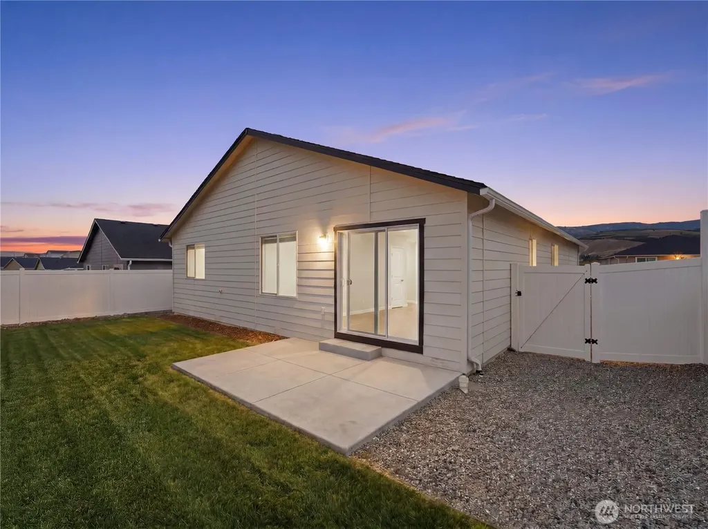 2307 SE Sage Brooke Road East Wenatchee WA 98802