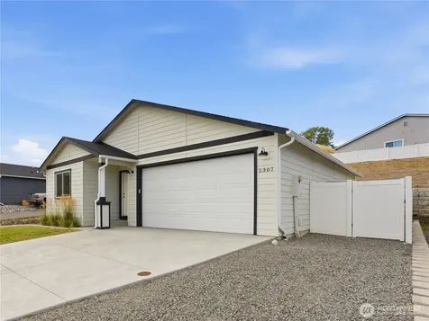 2307 SE Sage Brooke Road East Wenatchee WA 98802