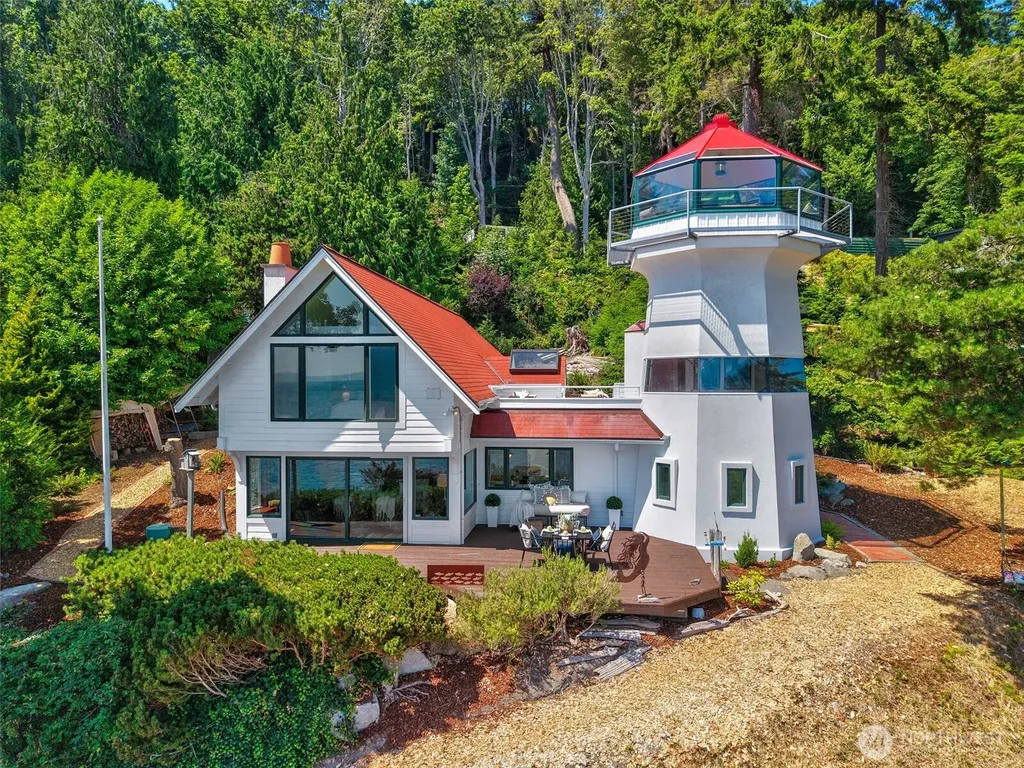 26986 Washington Boulevard NE Kingston WA 98346