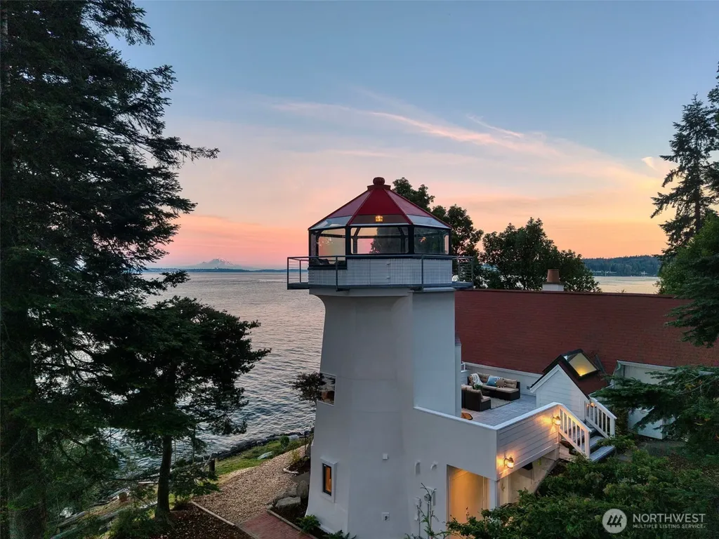 26986 Washington Boulevard NE Kingston WA 98346