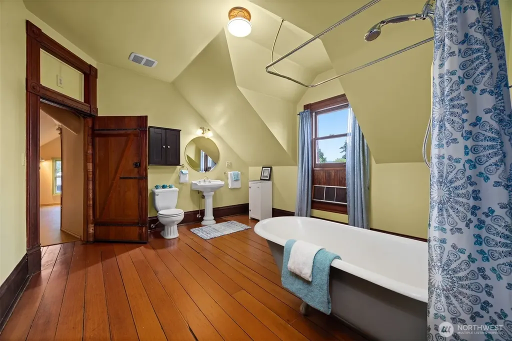 1801 Donovan Bellingham WA 98225