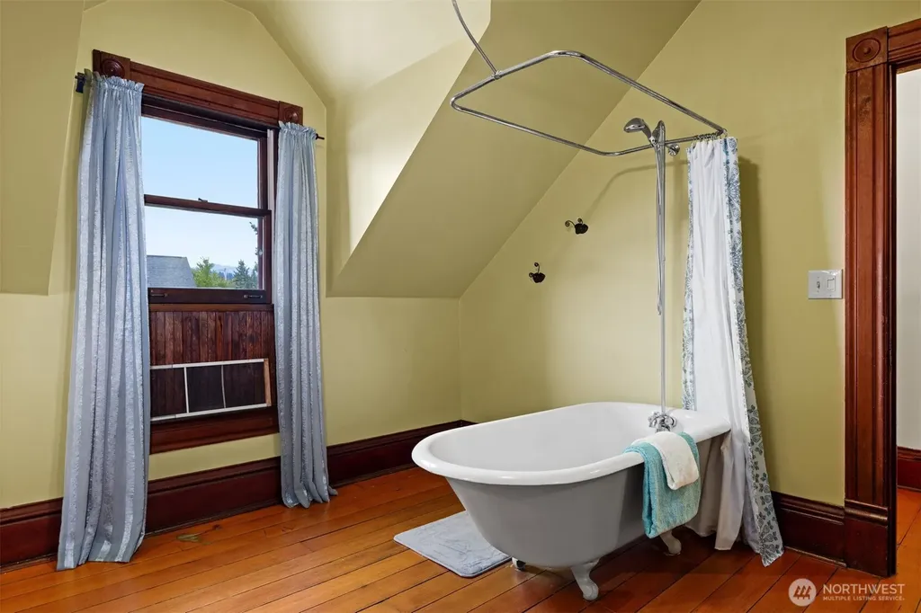 1801 Donovan Bellingham WA 98225