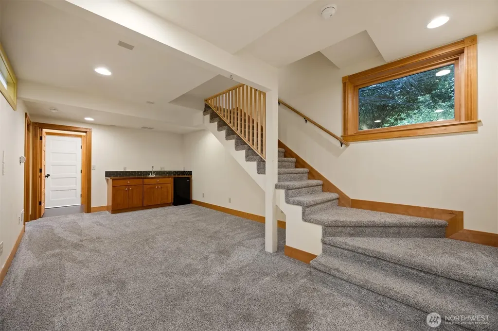 1801 Donovan Bellingham WA 98225