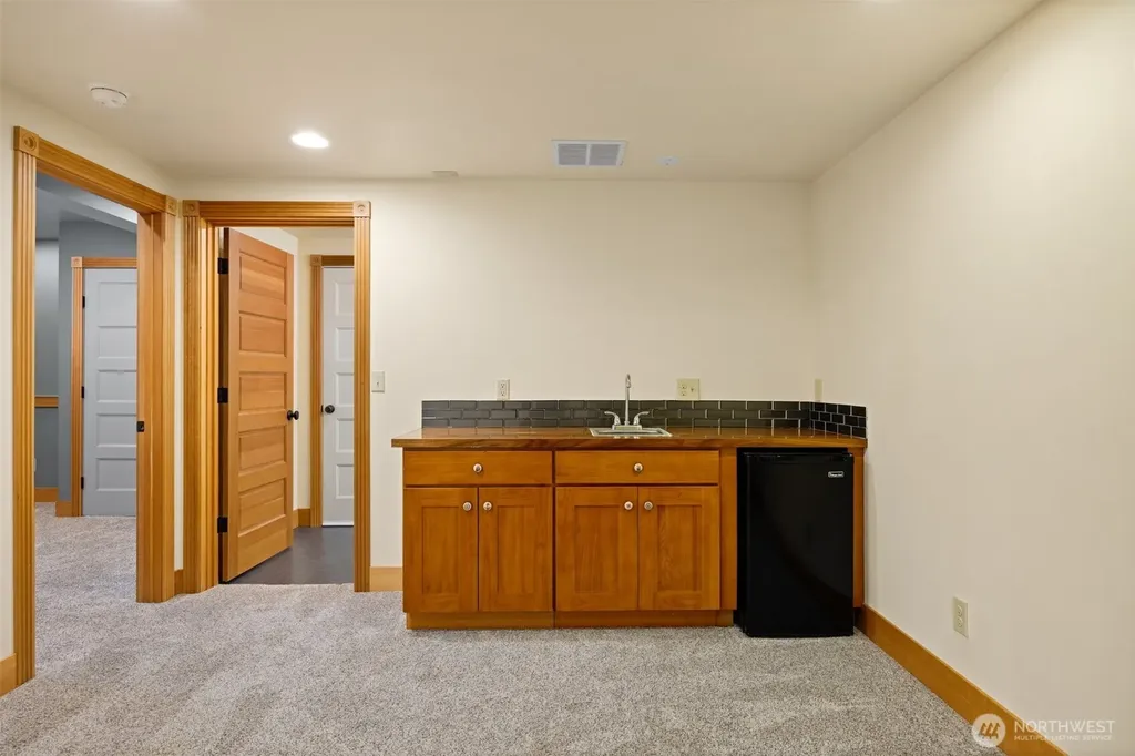 1801 Donovan Bellingham WA 98225