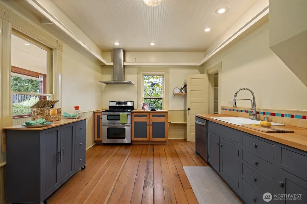 1801 Donovan Bellingham WA 98225