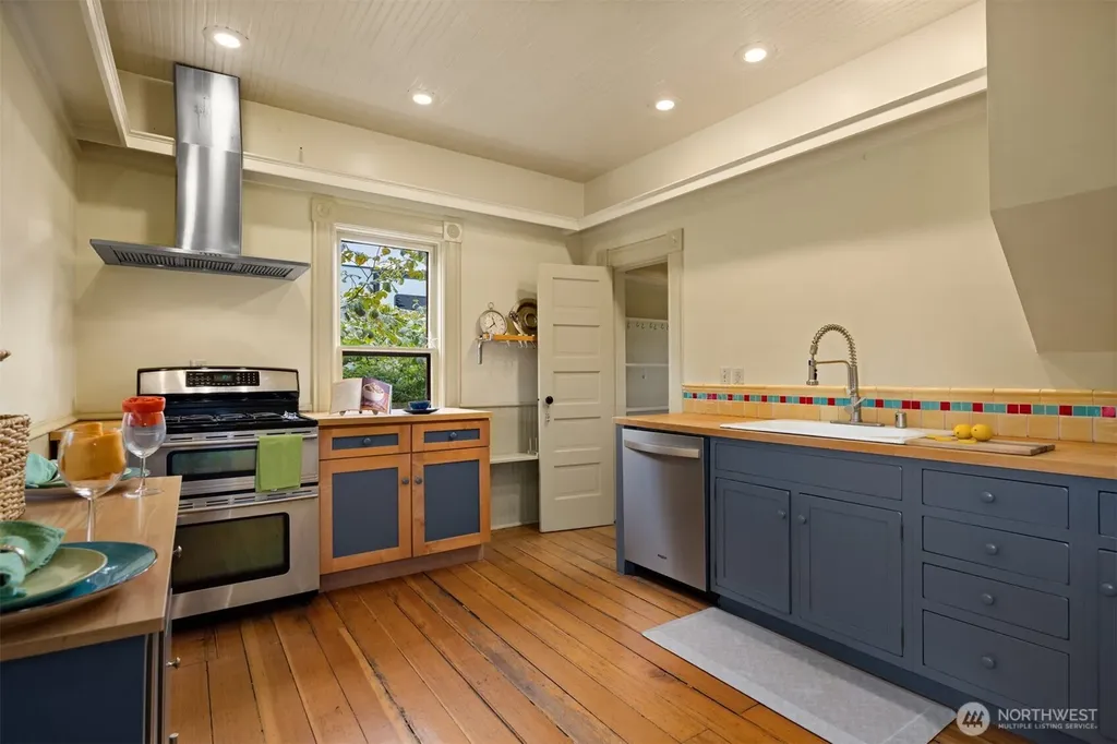 1801 Donovan Bellingham WA 98225