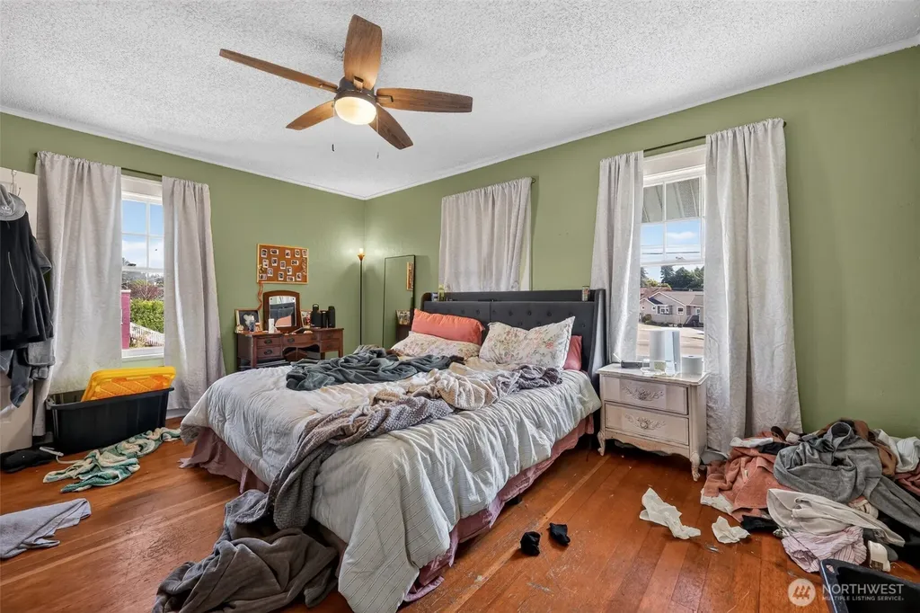 255 Emerson Avenue Hoquiam WA 98550
