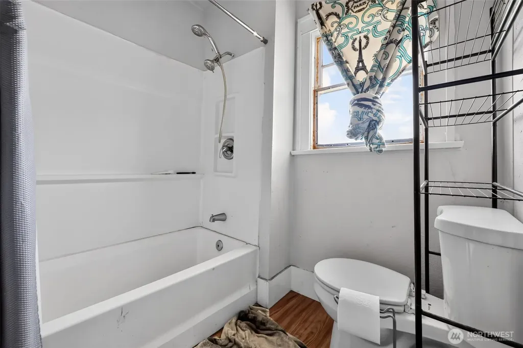 255 Emerson Avenue Hoquiam WA 98550