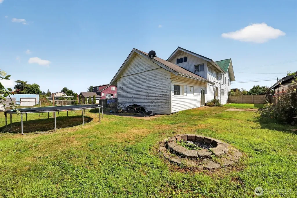 255 Emerson Avenue Hoquiam WA 98550