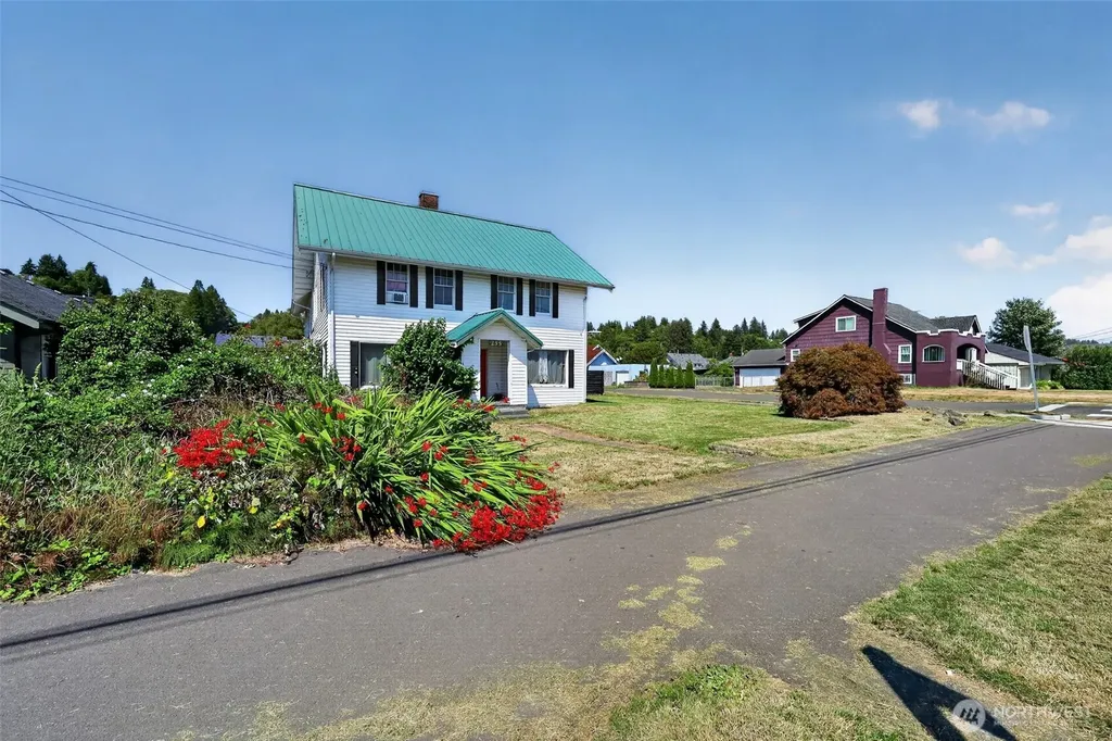 255 Emerson Avenue Hoquiam WA 98550