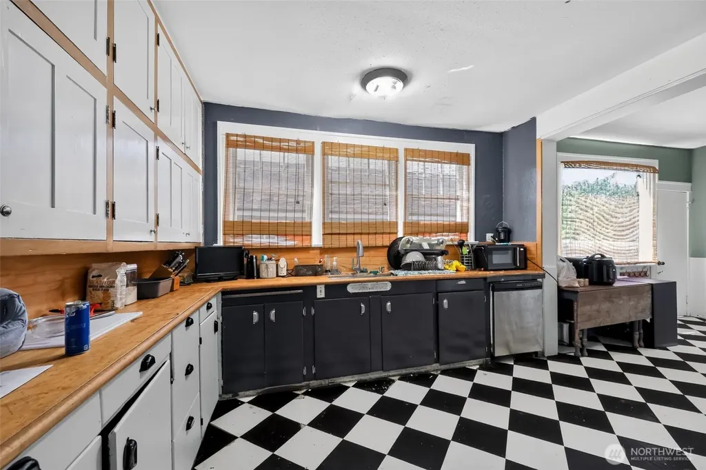 255 Emerson Avenue Hoquiam WA 98550