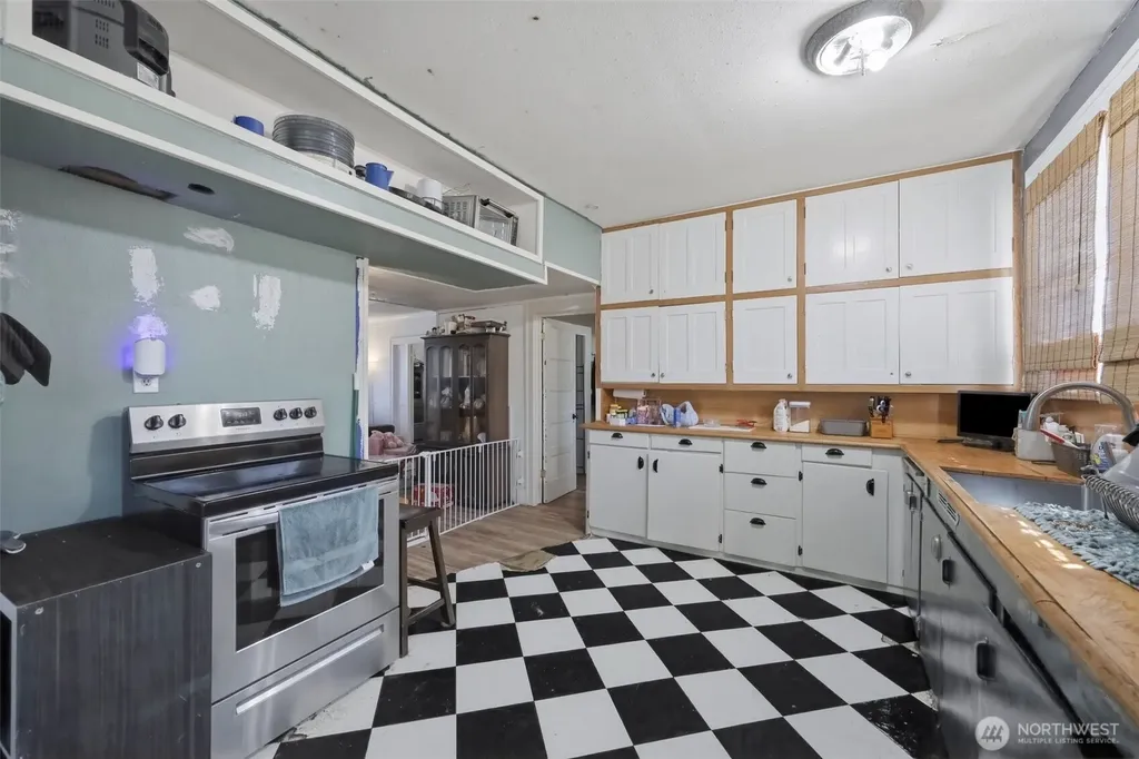 255 Emerson Avenue Hoquiam WA 98550