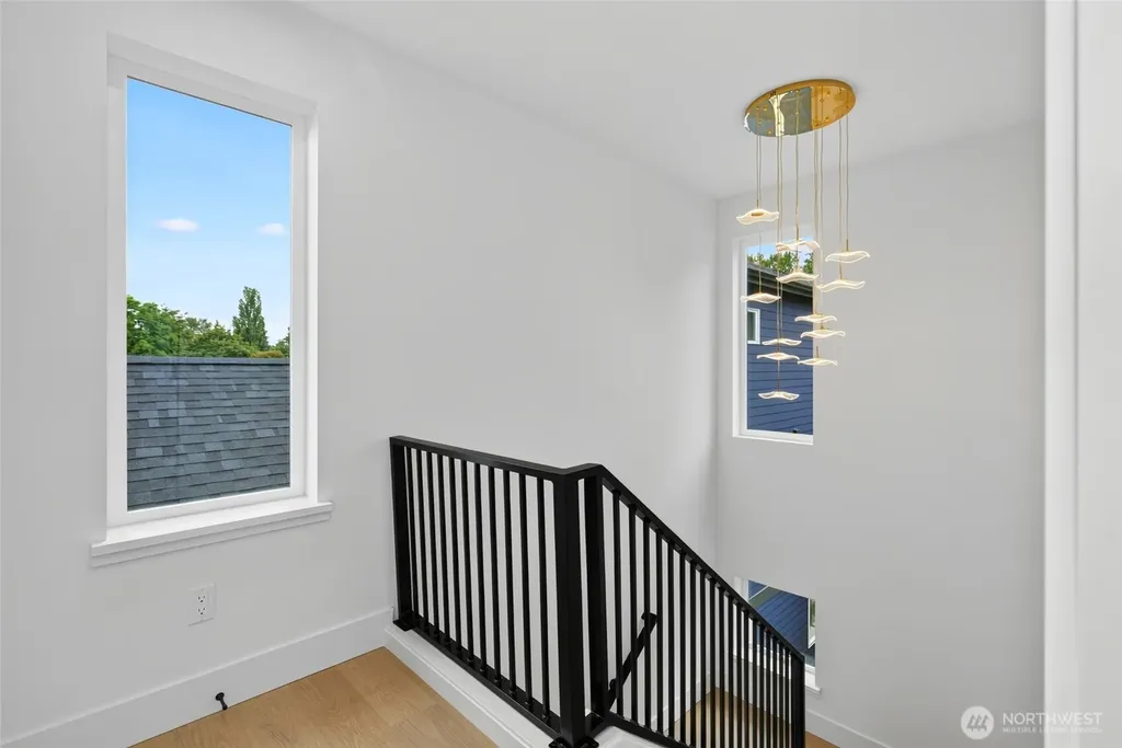 12036 Hiram Place NE Seattle WA 98125