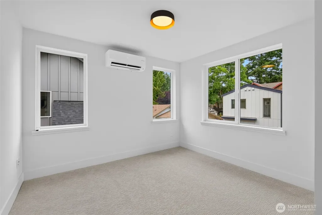 12036 Hiram Place NE Seattle WA 98125