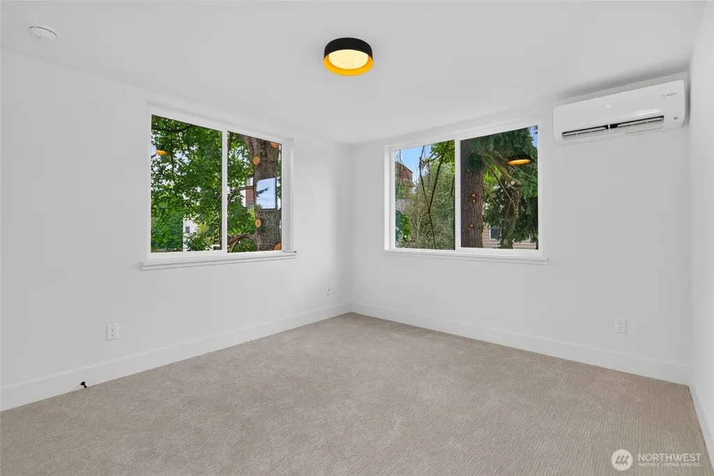 12036 Hiram Place NE Seattle WA 98125