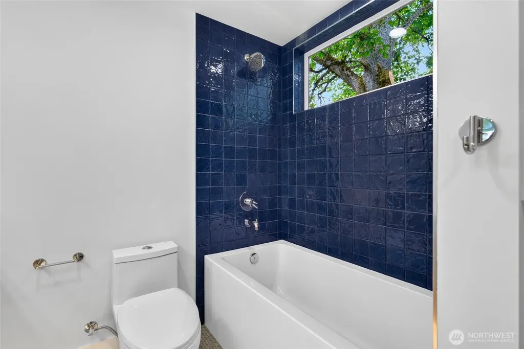 12036 Hiram Place NE Seattle WA 98125