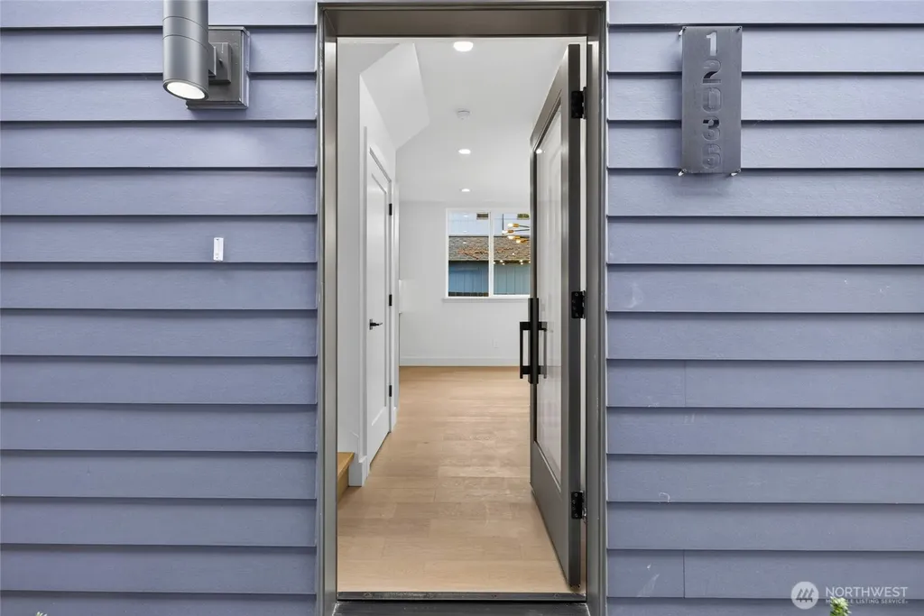 12036 Hiram Place NE Seattle WA 98125