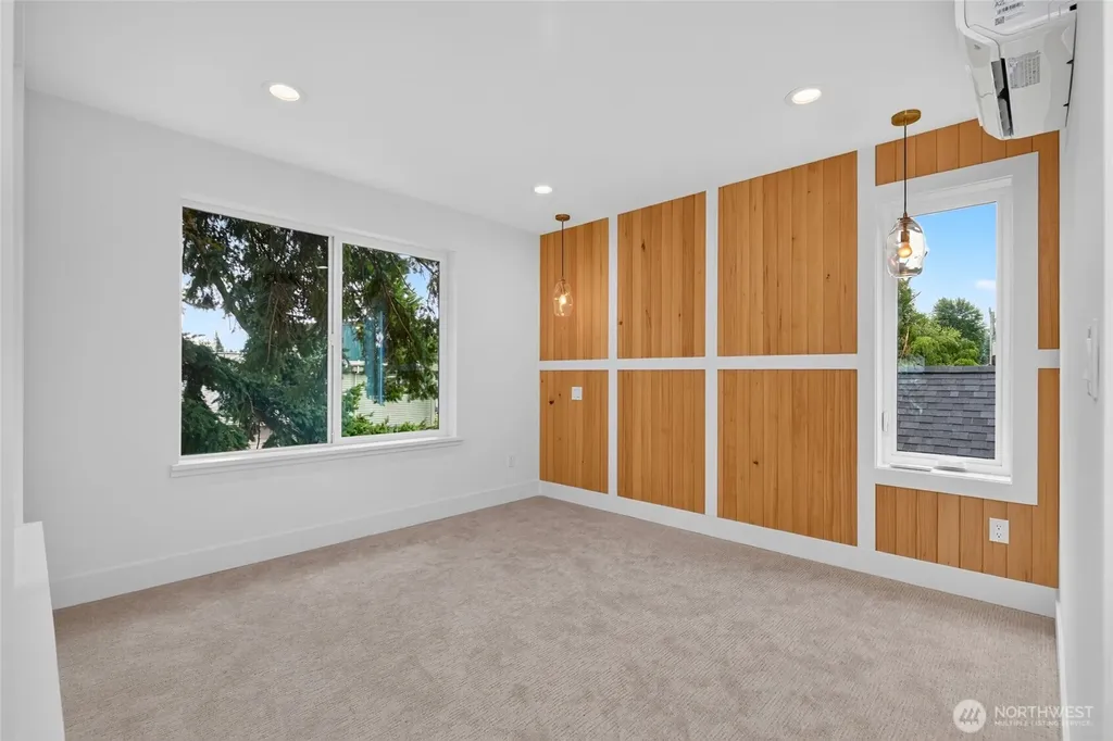 12036 Hiram Place NE Seattle WA 98125