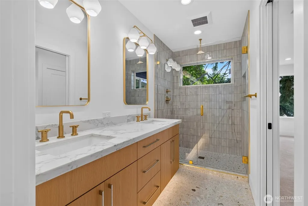 12036 Hiram Place NE Seattle WA 98125
