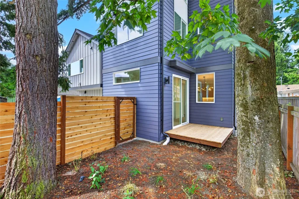 12036 Hiram Place NE Seattle WA 98125