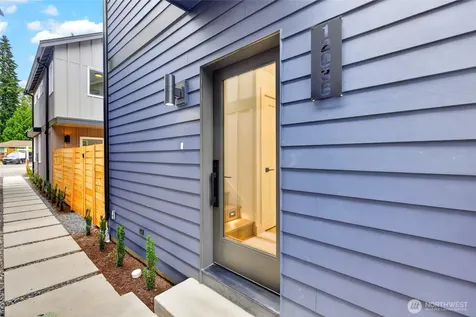 12036 Hiram Place NE Seattle WA 98125