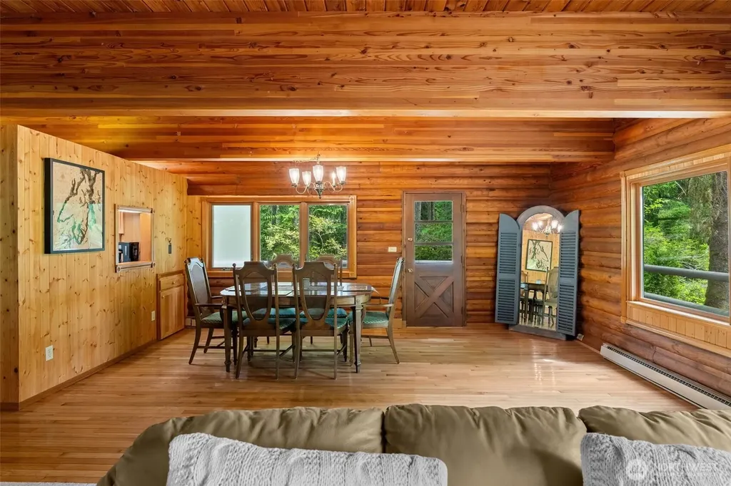 770 E Country Club Drive E Union WA 98592