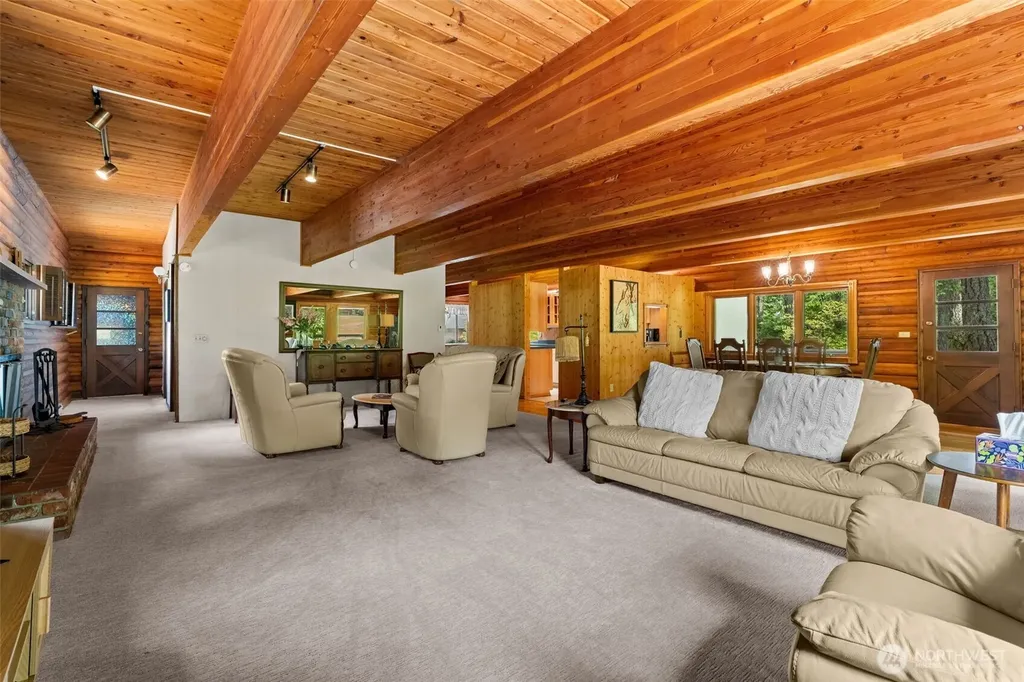 770 E Country Club Drive E Union WA 98592