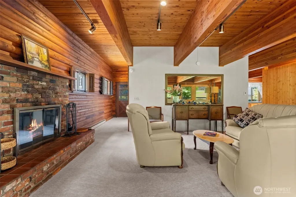770 E Country Club Drive E Union WA 98592
