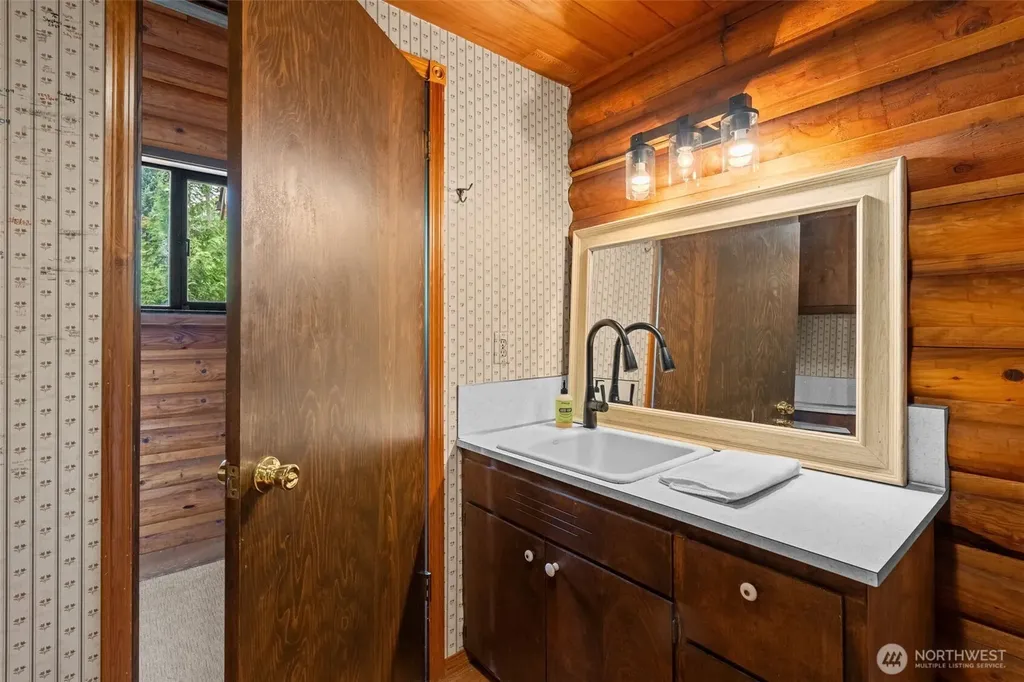770 E Country Club Drive E Union WA 98592
