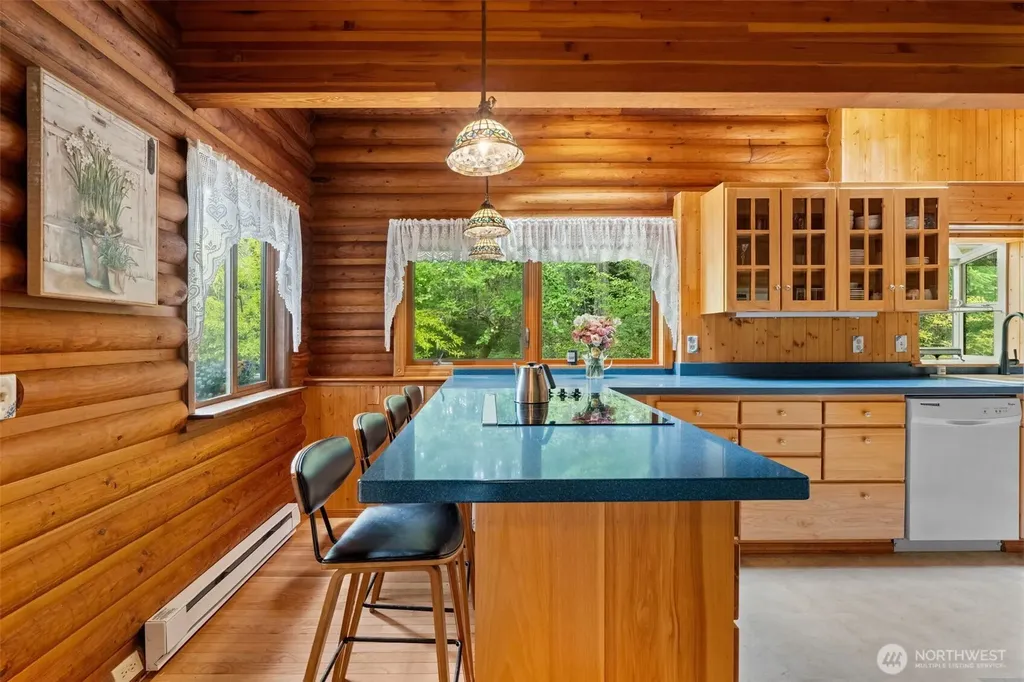 770 E Country Club Drive E Union WA 98592