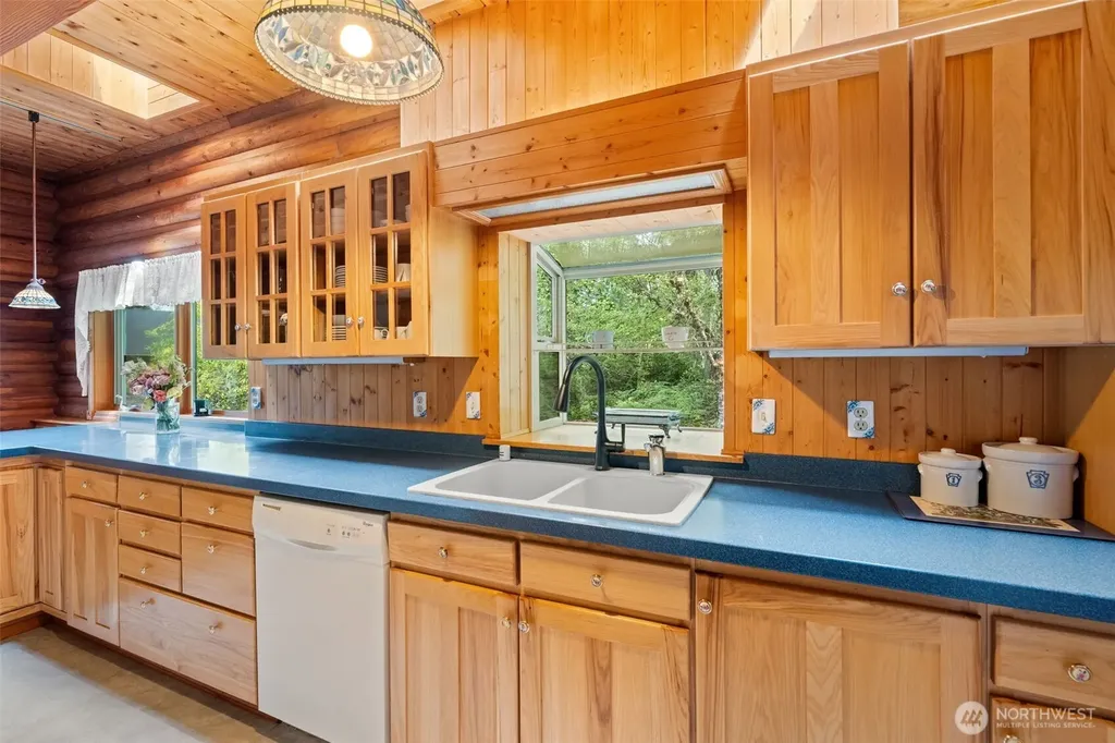770 E Country Club Drive E Union WA 98592
