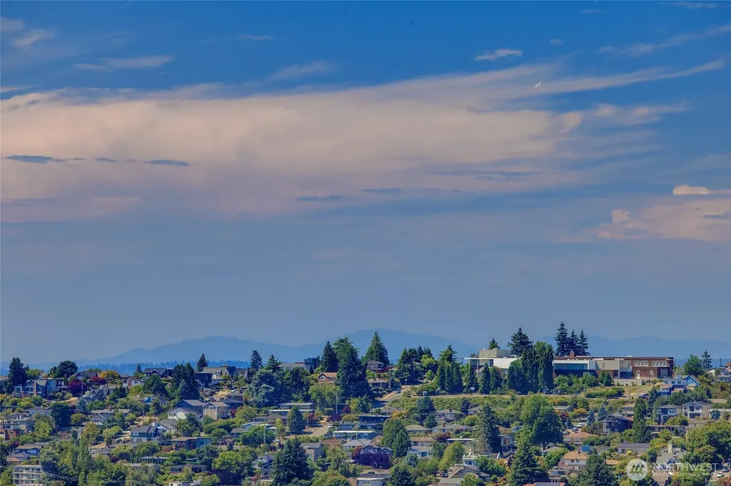 2714 10th Avenue W Seattle WA 98119