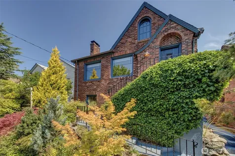 2714 10th Avenue W Seattle WA 98119
