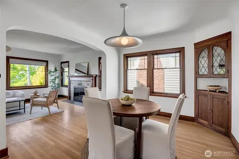 2714 10th Avenue W Seattle WA 98119