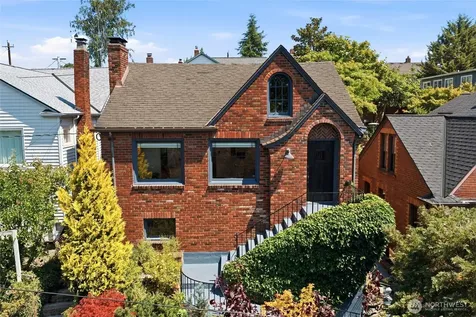 2714 10th Avenue W Seattle WA 98119