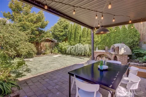 2714 10th Avenue W Seattle WA 98119