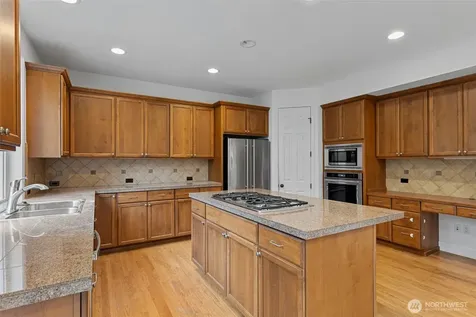 8835 NE 237th Place NE Redmond WA 98053